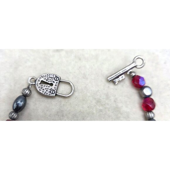 Beaded Bracelet With Red & Silver Beads Key & Lock Toggle Clasp - Picture 3 of 5